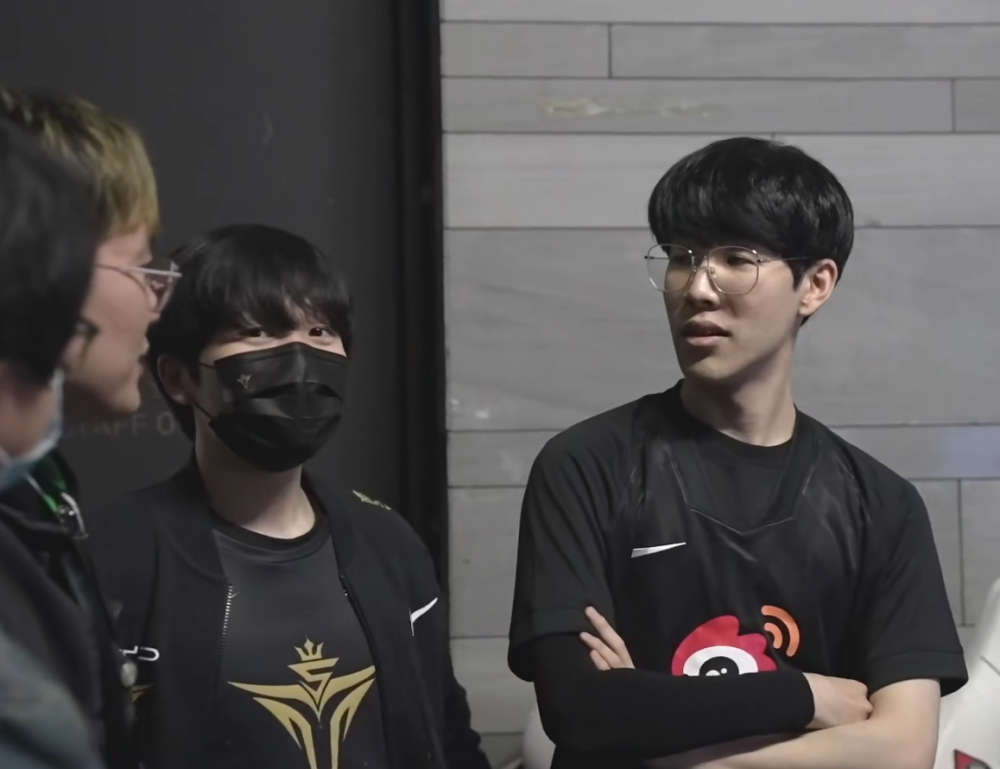 开云-大比分获胜引发热议！，Rookie在勇士比赛中最后时刻胜出比赛高潮迭起的简单介绍-开云